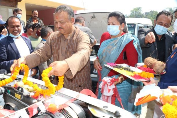 नागार्जुन नगरपालिकाद्वारा एम्बुलेन्स र शबबहान सञ्चालनमा