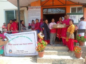 गरिवसँग विश्वेसर कार्यक्रमअन्तर्गत नागार्जुन–८ का समूह सदस्यहरूलाई गिरिराज कुखुराको चल्ला वितरण