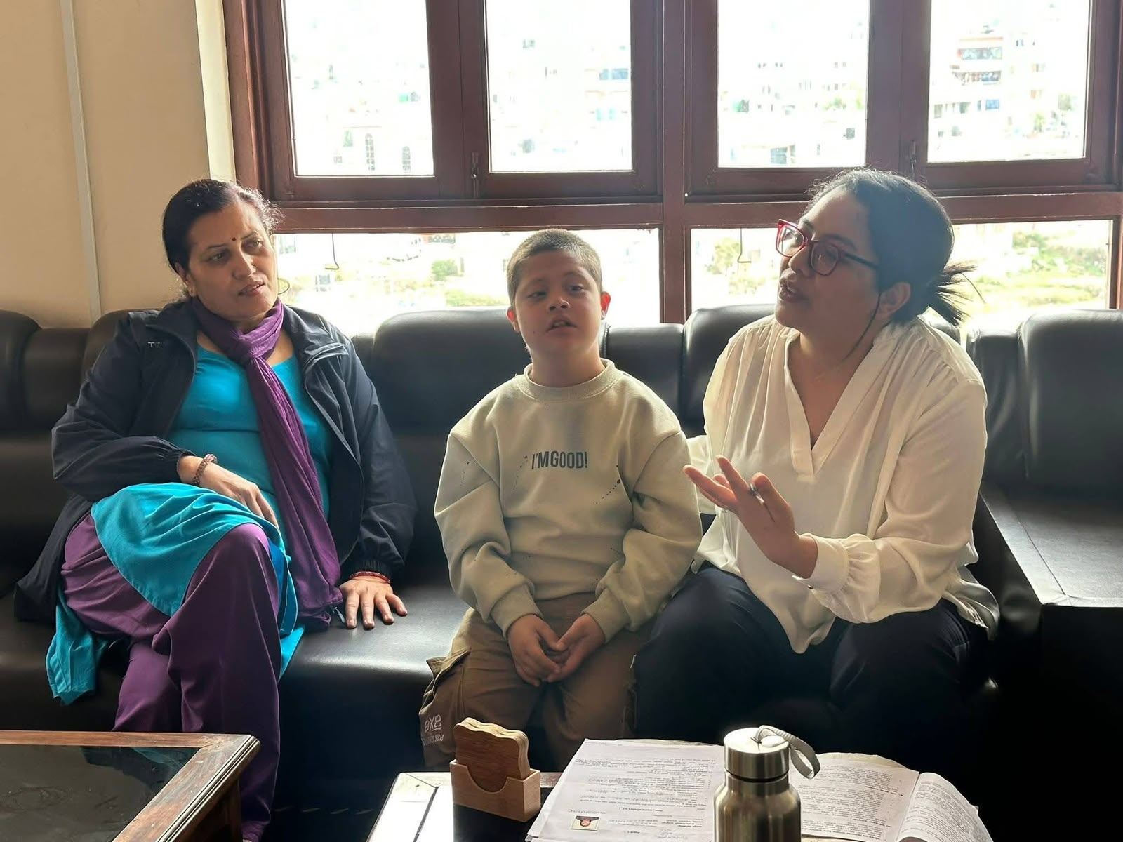 नागार्जुन नगरपालिकाद्वारा अपाङ्गता भएका व्यक्तिलाई परिचयपत्र वितरण